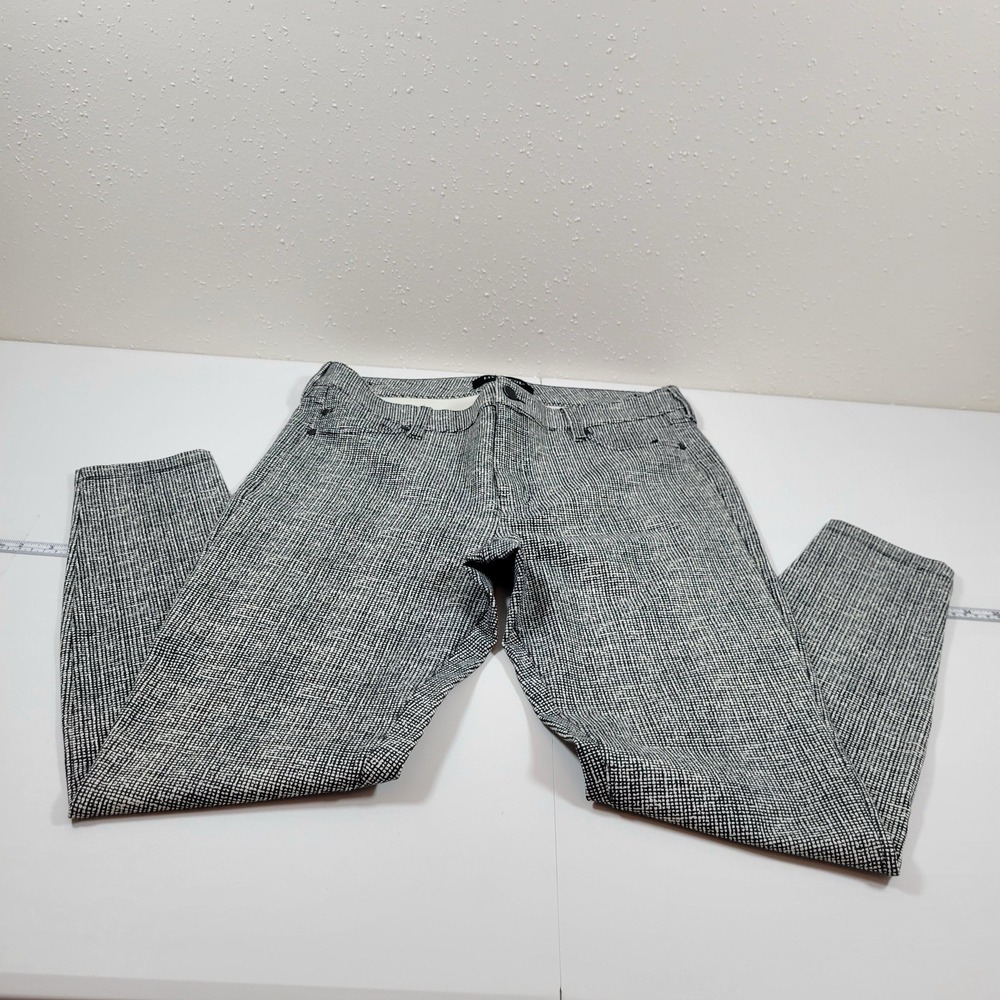 Liverpool Women's Plaid Tapered Ankle Pants Size 12/31‎ White Whisper